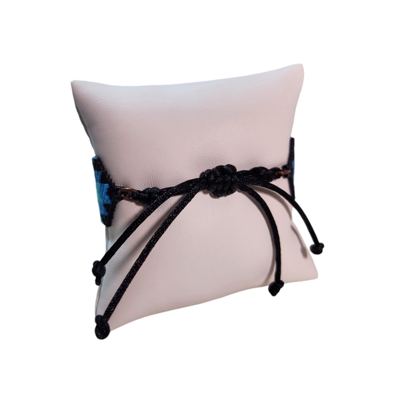 Turquoise and blue beaded bracelet - handmade by me - Picture 2 of 2